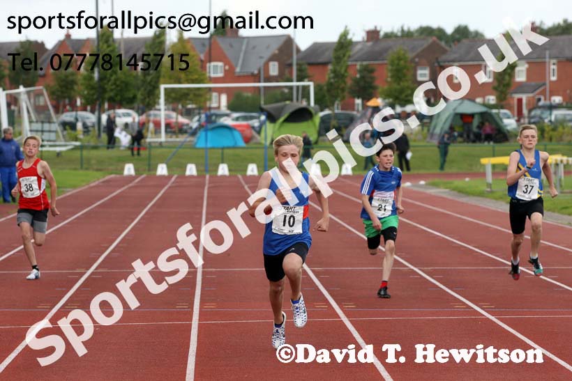 Boys under-13s 200 metres, Northern Under-17s/U-15s and U13s Champs, Leigh Sports Village, Leigh. Photo: David T. Hewitson/Sports for All Pics
